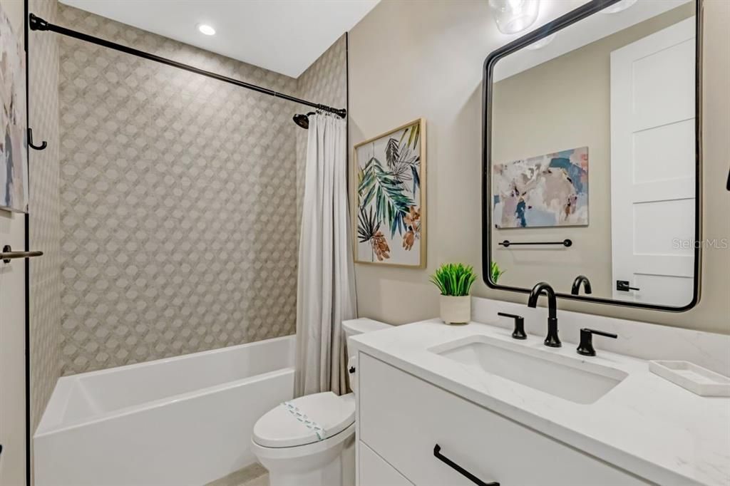 待售: $4,450,000 (6 贝兹, 7 浴室, 3601 平方英尺)