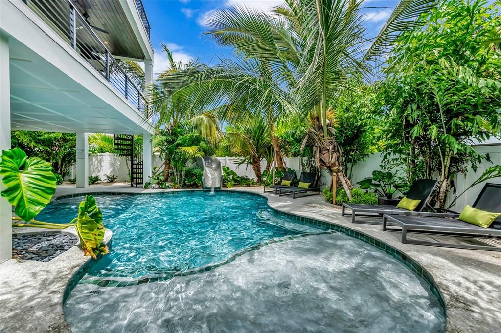 待售: $4,450,000 (6 贝兹, 7 浴室, 3601 平方英尺)