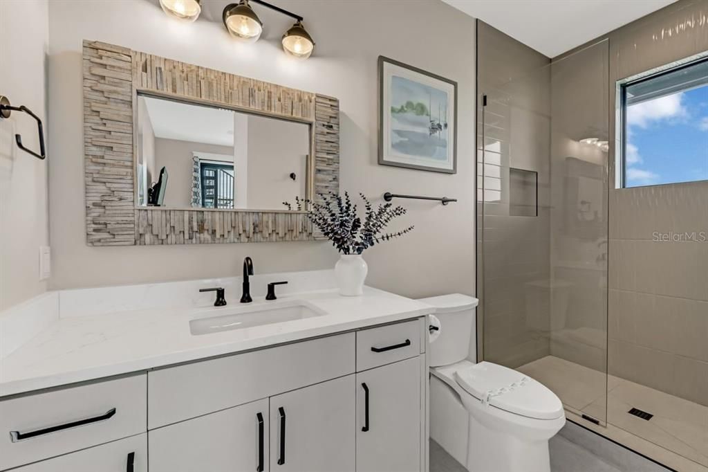 待售: $4,450,000 (6 贝兹, 7 浴室, 3601 平方英尺)