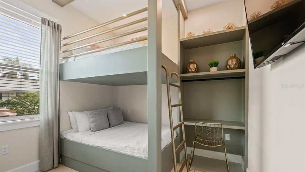 待售: $4,450,000 (6 贝兹, 7 浴室, 3601 平方英尺)