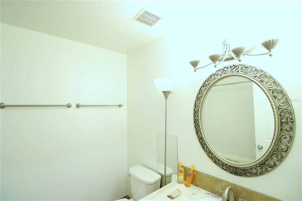 For Sale: $154,999 (2 beds, 1 baths, 982 Square Feet)