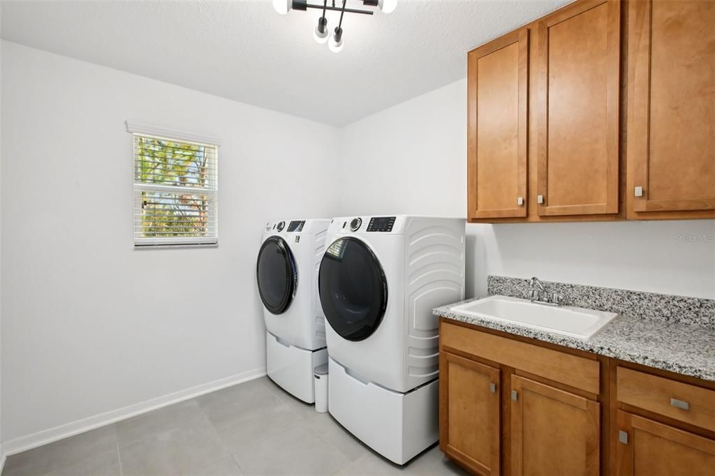 Active With Contract: $1,150,000 (7 beds, 4 baths, 5452 Square Feet)