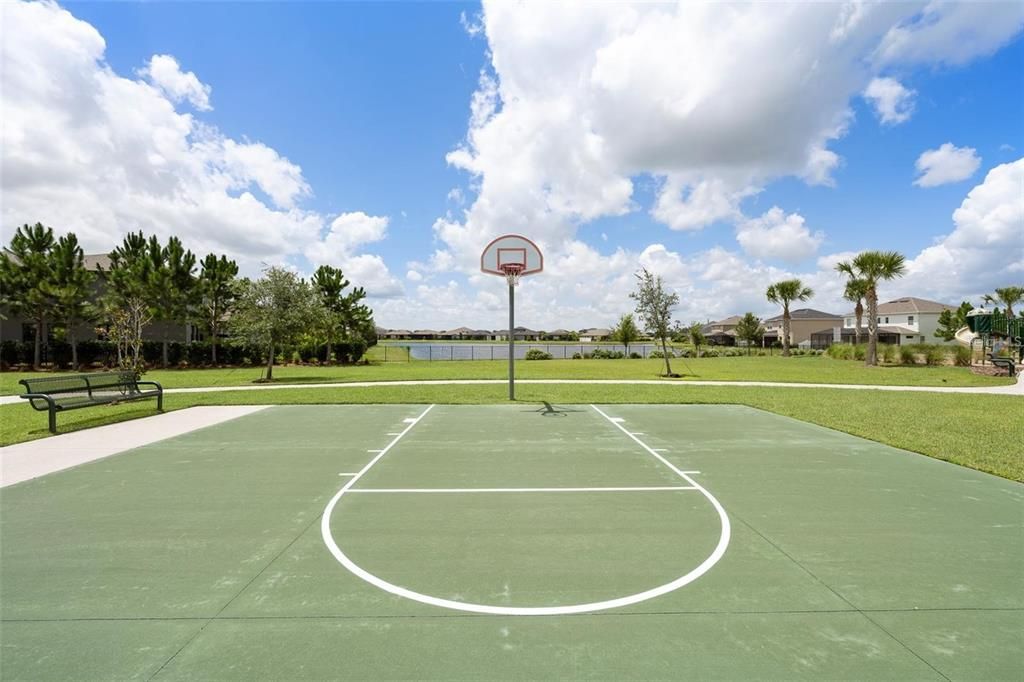 Active With Contract: $1,150,000 (7 beds, 4 baths, 5452 Square Feet)