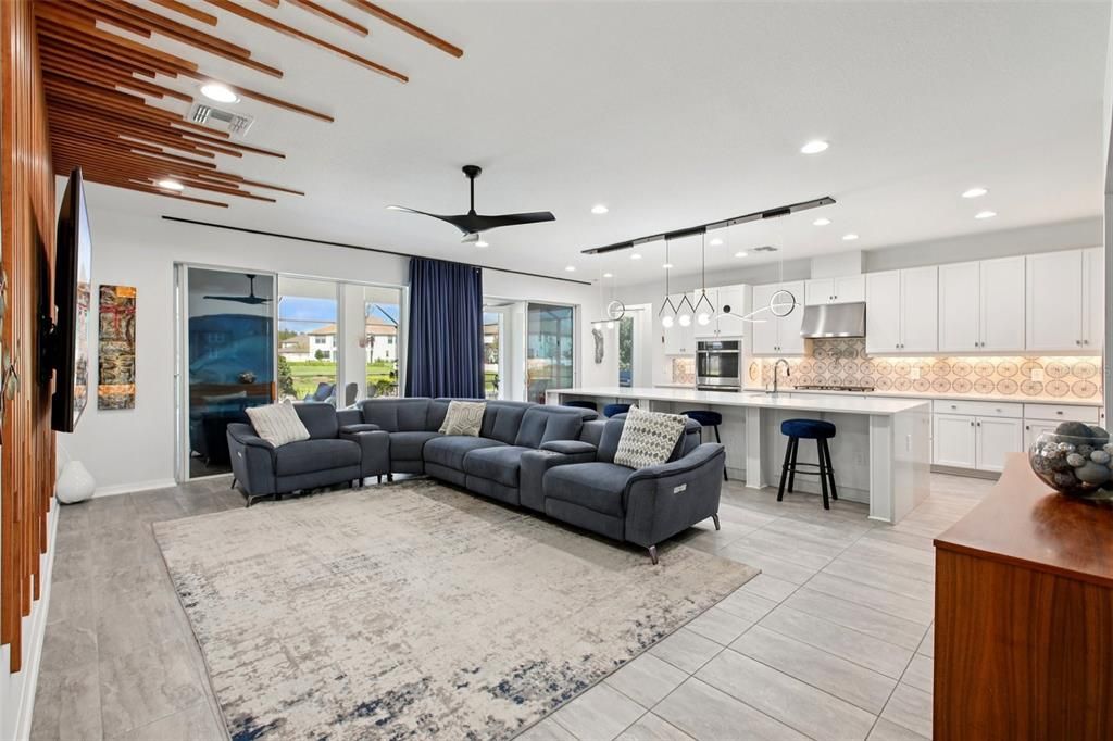 Active With Contract: $1,150,000 (7 beds, 4 baths, 5452 Square Feet)