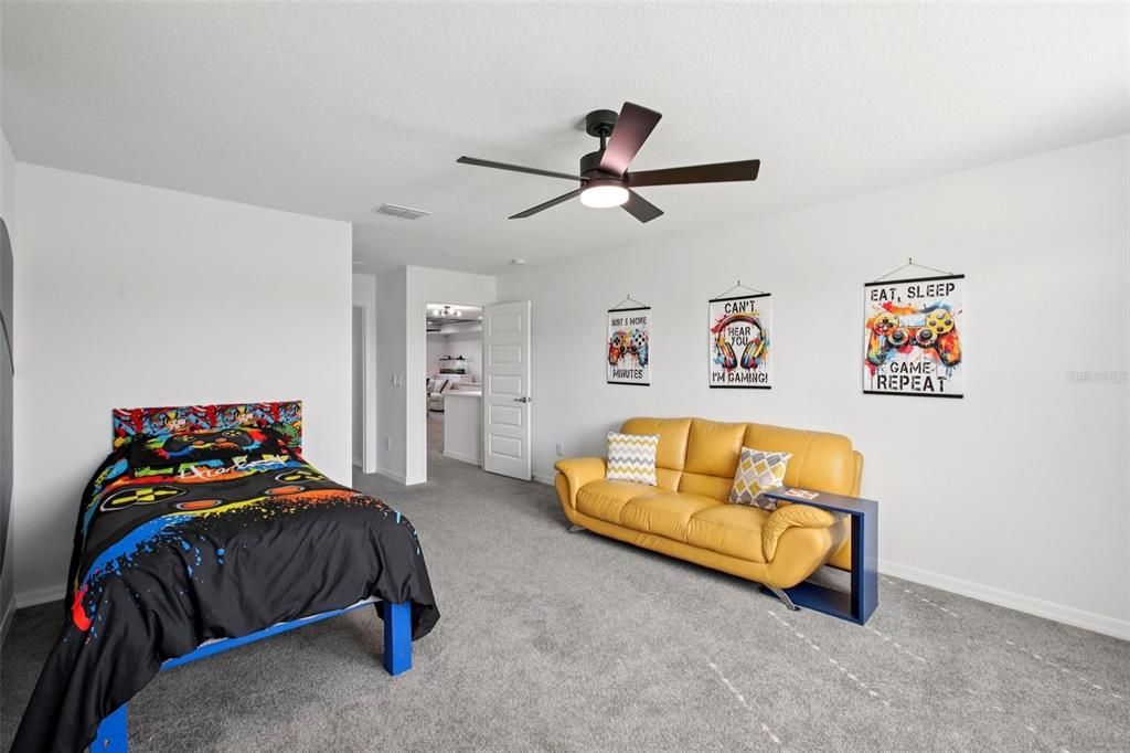 Active With Contract: $1,150,000 (7 beds, 4 baths, 5452 Square Feet)