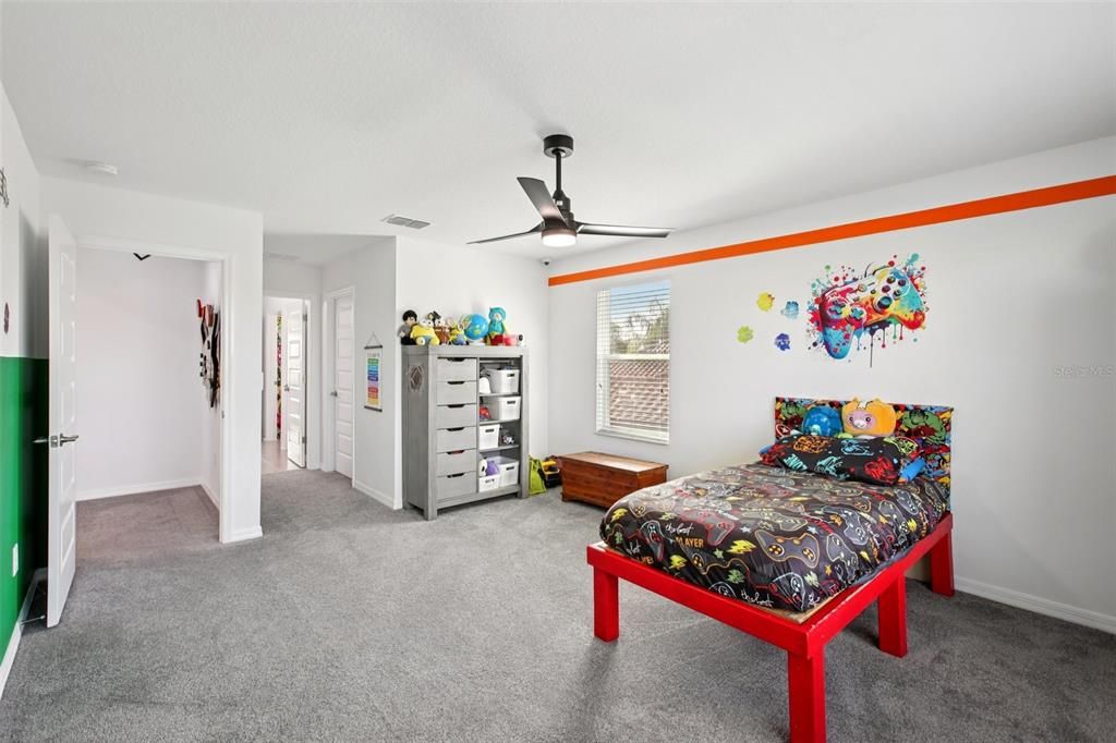 Active With Contract: $1,150,000 (7 beds, 4 baths, 5452 Square Feet)