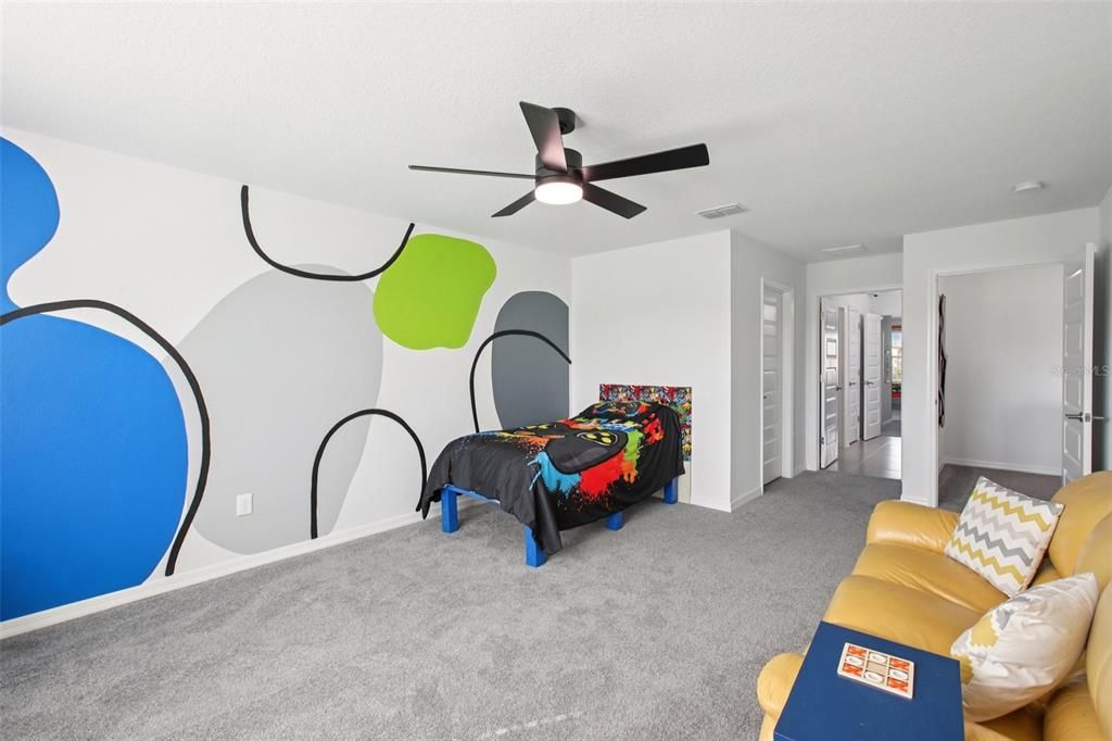 Active With Contract: $1,150,000 (7 beds, 4 baths, 5452 Square Feet)