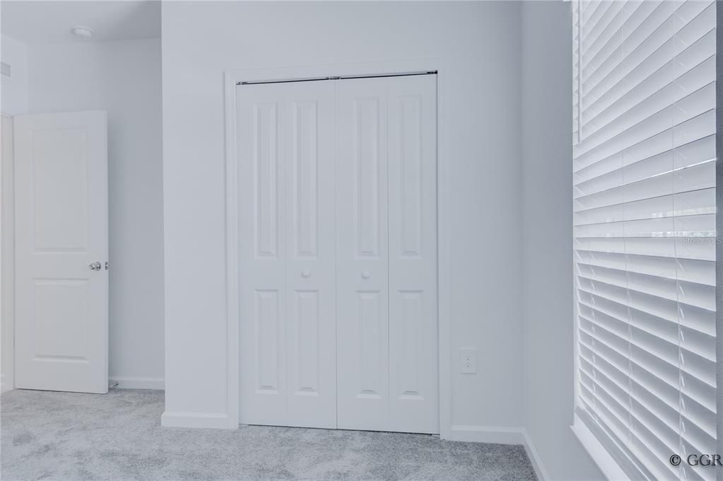 合同活跃: $2,450 (4 贝兹, 2 浴室, 1922 平方英尺)