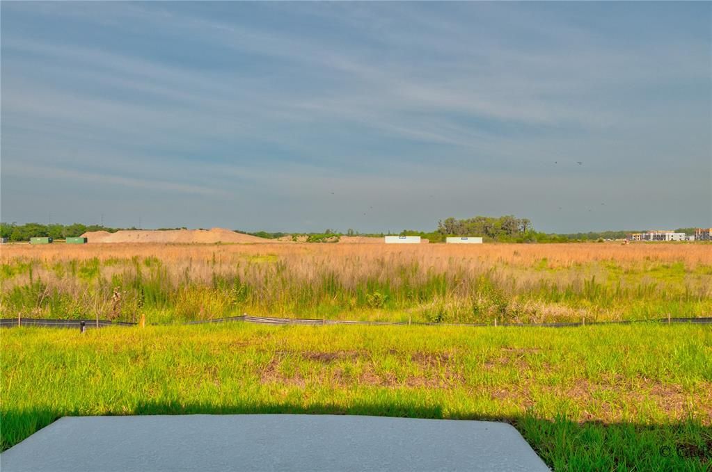 合同活跃: $2,450 (4 贝兹, 2 浴室, 1922 平方英尺)