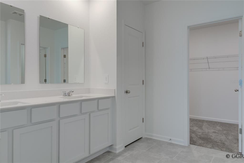 合同活跃: $2,450 (4 贝兹, 2 浴室, 1922 平方英尺)