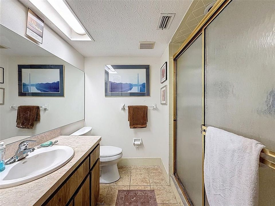 For Sale: $149,995 (2 beds, 2 baths, 1144 Square Feet)