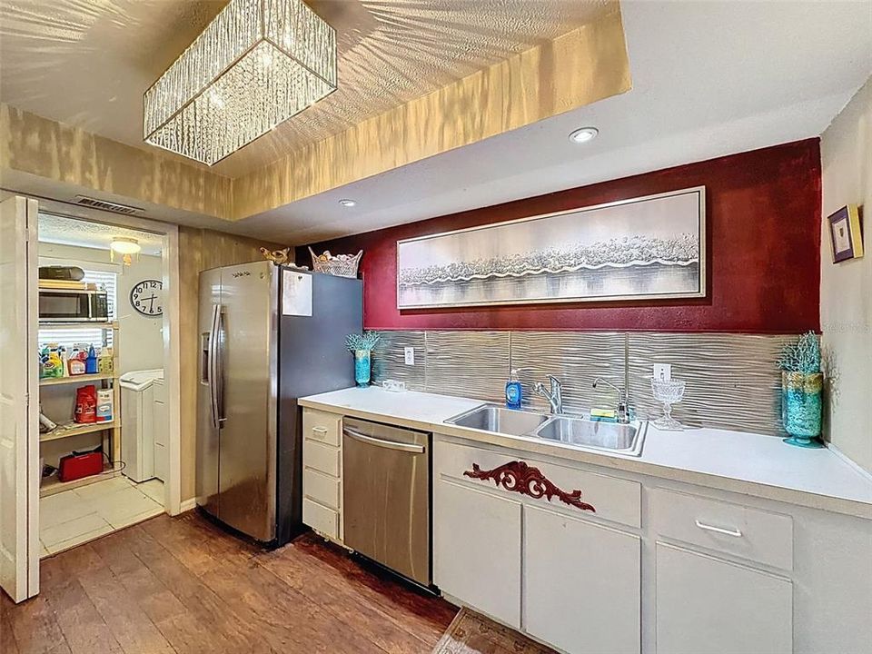 For Sale: $149,995 (2 beds, 2 baths, 1144 Square Feet)