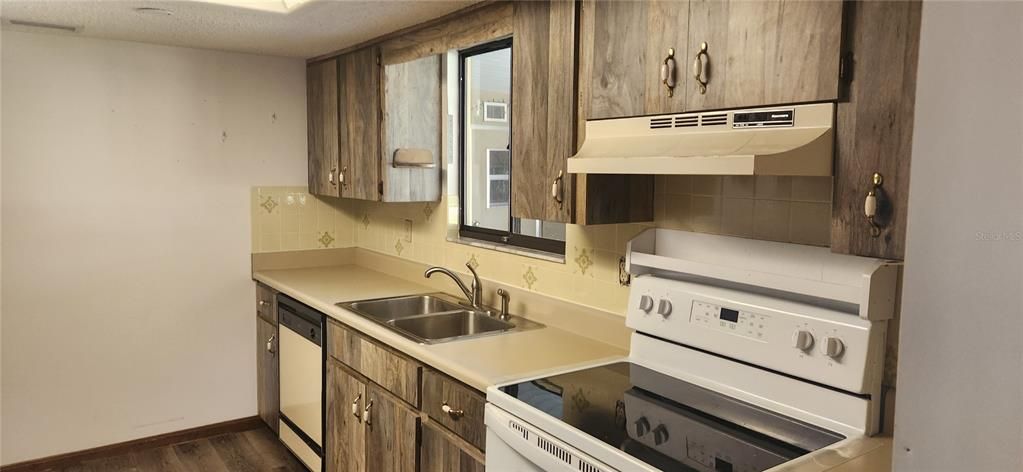 En Venta: $139,900 (2 camas, 2 baños, 1304 Pies cuadrados)