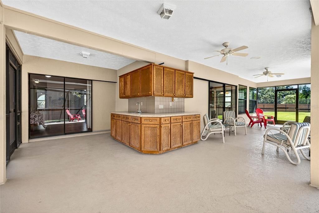 Active With Contract: $525,000 (4 beds, 2 baths, 2402 Square Feet)