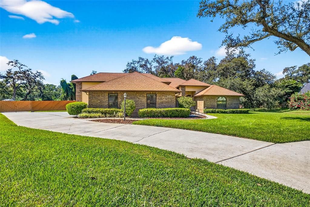 Active With Contract: $525,000 (4 beds, 2 baths, 2402 Square Feet)