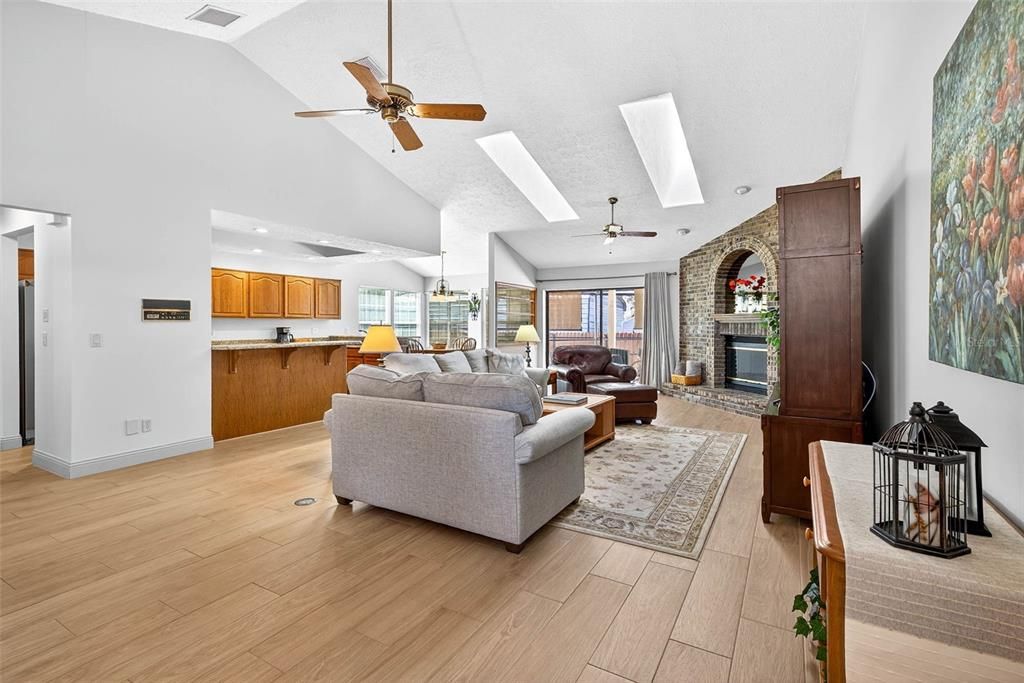 Active With Contract: $525,000 (4 beds, 2 baths, 2402 Square Feet)