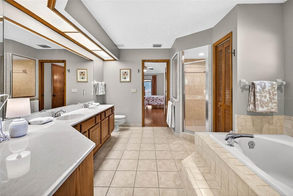 Active With Contract: $525,000 (4 beds, 2 baths, 2402 Square Feet)