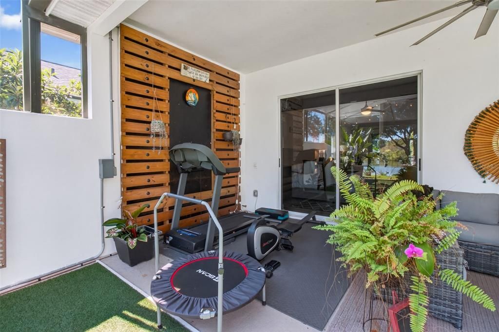 Active With Contract: $869,000 (3 beds, 3 baths, 2348 Square Feet)