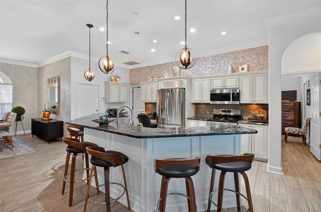 Active With Contract: $869,000 (3 beds, 3 baths, 2348 Square Feet)