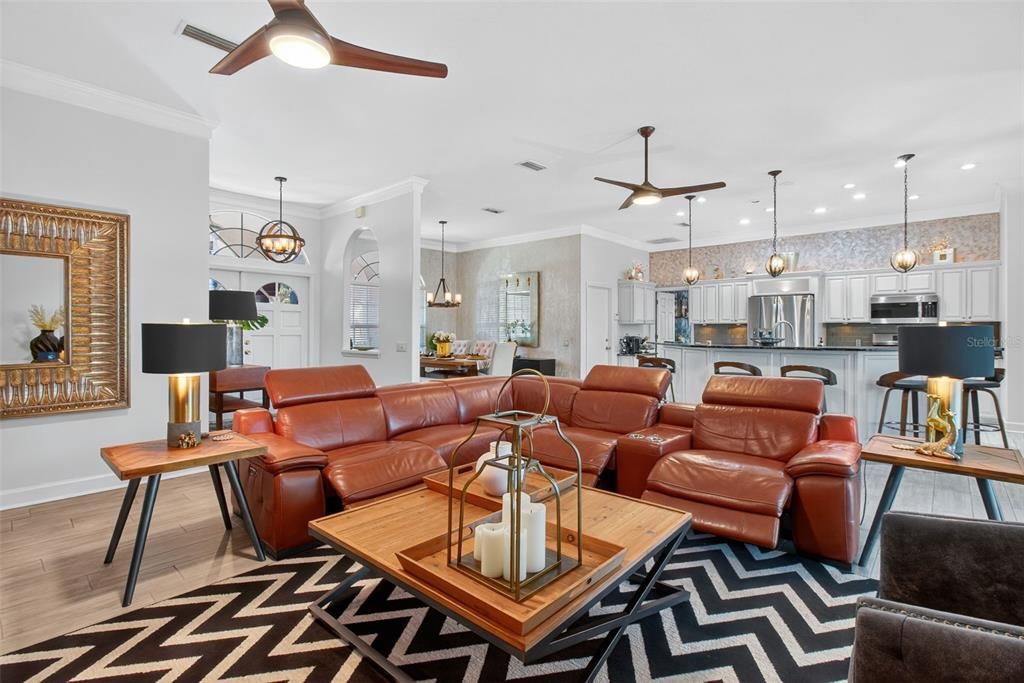 Active With Contract: $869,000 (3 beds, 3 baths, 2348 Square Feet)