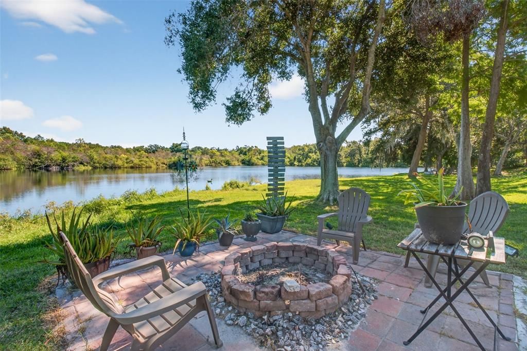 Active With Contract: $869,000 (3 beds, 3 baths, 2348 Square Feet)