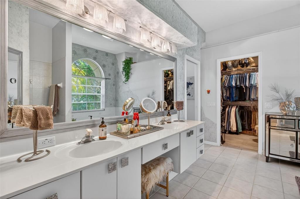 Active With Contract: $869,000 (3 beds, 3 baths, 2348 Square Feet)