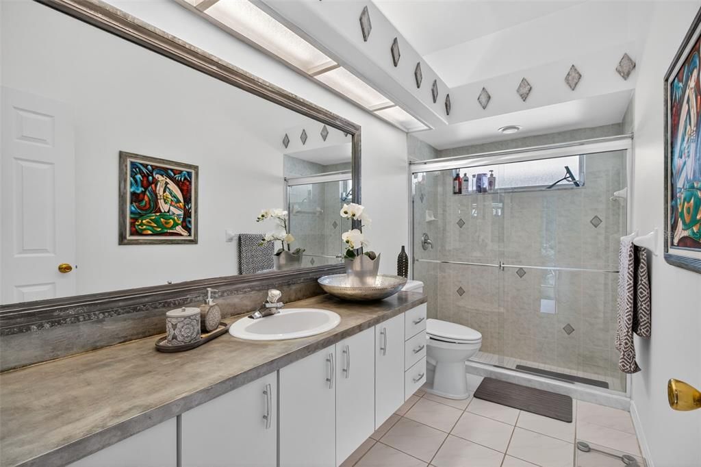 Active With Contract: $869,000 (3 beds, 3 baths, 2348 Square Feet)