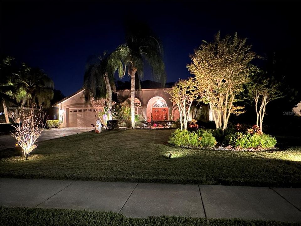 Active With Contract: $869,000 (3 beds, 3 baths, 2348 Square Feet)