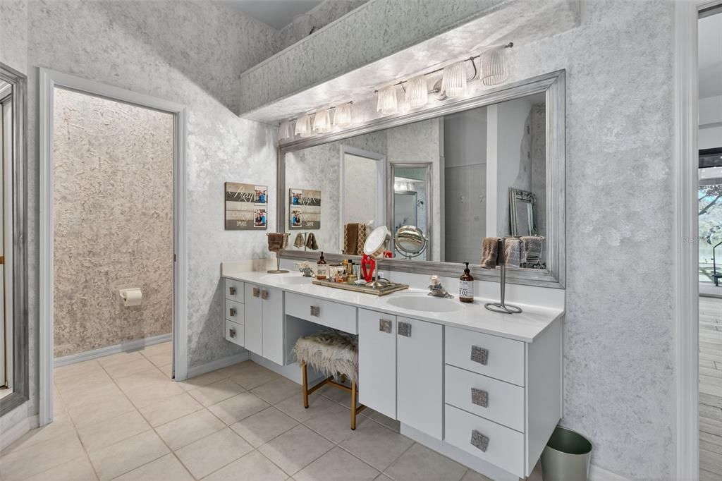 Active With Contract: $869,000 (3 beds, 3 baths, 2348 Square Feet)