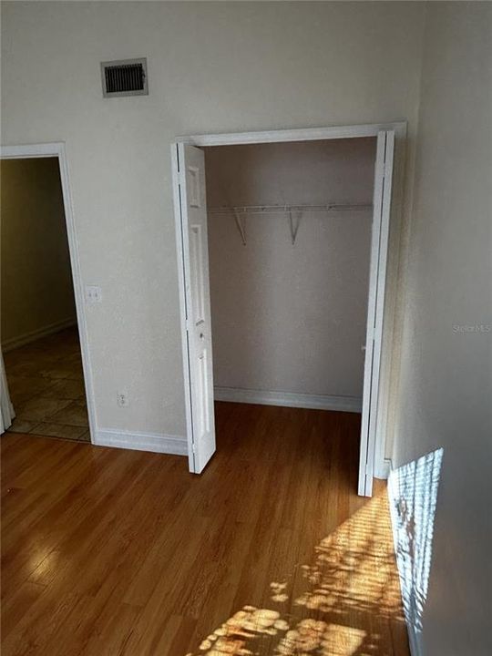 На продажу: $262,700 (3 спален, 3 ванн, 1412 Квадратных фут)