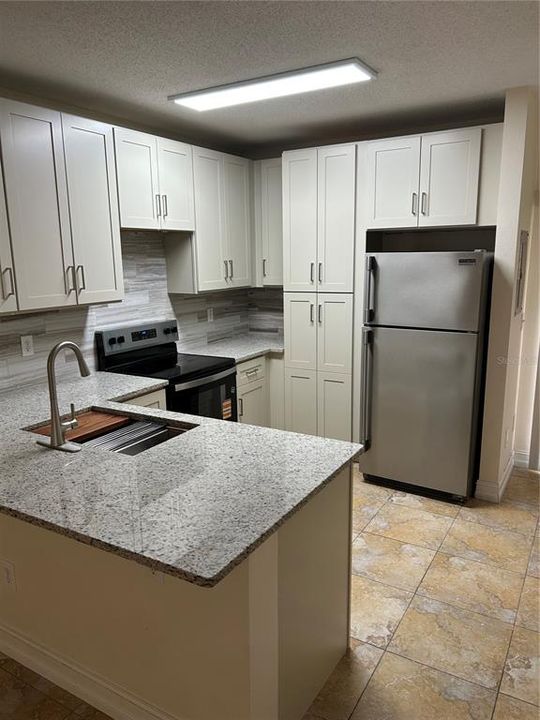 На продажу: $262,700 (3 спален, 3 ванн, 1412 Квадратных фут)