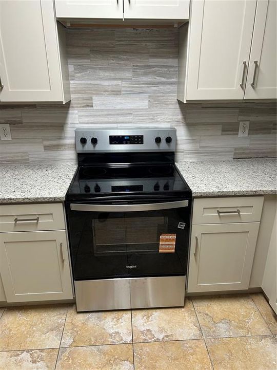 На продажу: $262,700 (3 спален, 3 ванн, 1412 Квадратных фут)