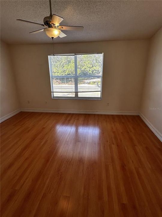 На продажу: $262,700 (3 спален, 3 ванн, 1412 Квадратных фут)