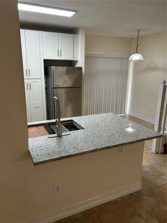 На продажу: $262,700 (3 спален, 3 ванн, 1412 Квадратных фут)