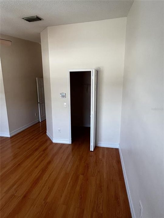 На продажу: $262,700 (3 спален, 3 ванн, 1412 Квадратных фут)