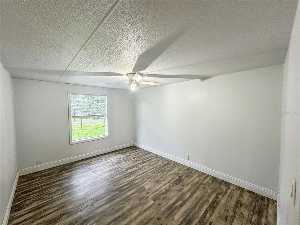 For Sale: $140,000 (3 beds, 2 baths, 1520 Square Feet)