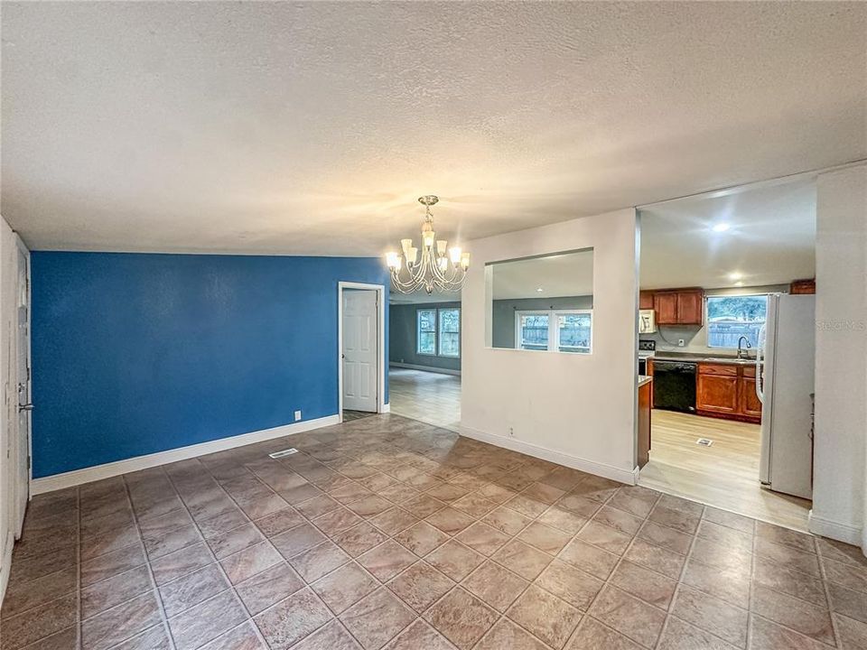 For Sale: $140,000 (3 beds, 2 baths, 1520 Square Feet)