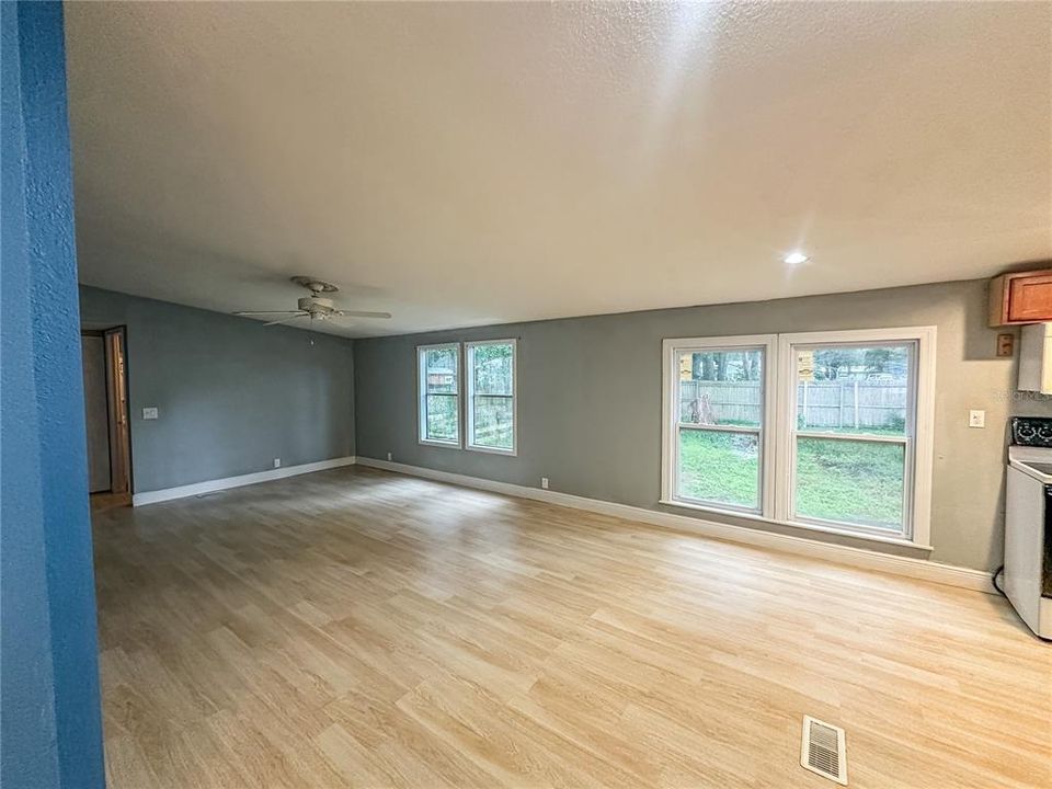 For Sale: $140,000 (3 beds, 2 baths, 1520 Square Feet)