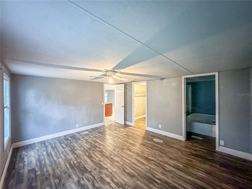 For Sale: $140,000 (3 beds, 2 baths, 1520 Square Feet)