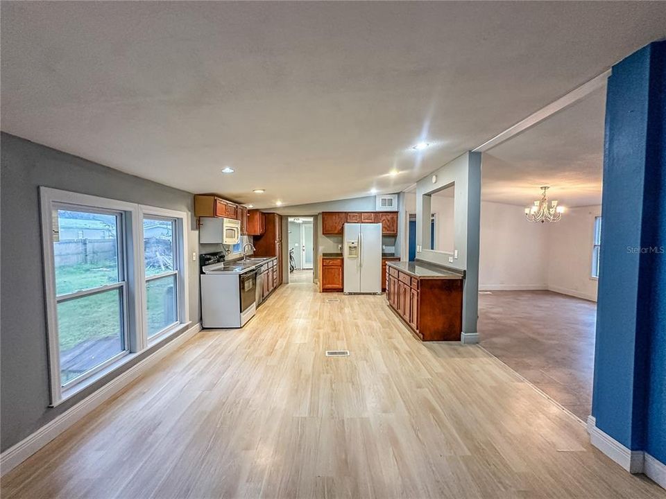 For Sale: $140,000 (3 beds, 2 baths, 1520 Square Feet)