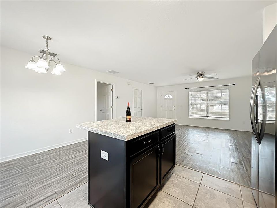 For Rent: $1,850 (3 beds, 2 baths, 1115 Square Feet)