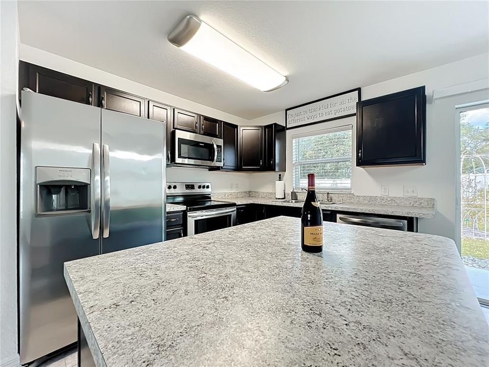 For Rent: $1,850 (3 beds, 2 baths, 1115 Square Feet)