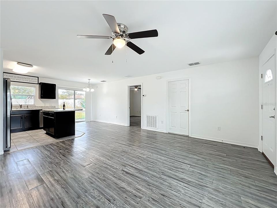 For Rent: $1,850 (3 beds, 2 baths, 1115 Square Feet)