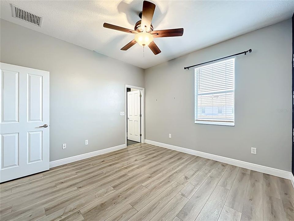 На продажу: $389,900 (3 спален, 2 ванн, 1537 Квадратных фут)