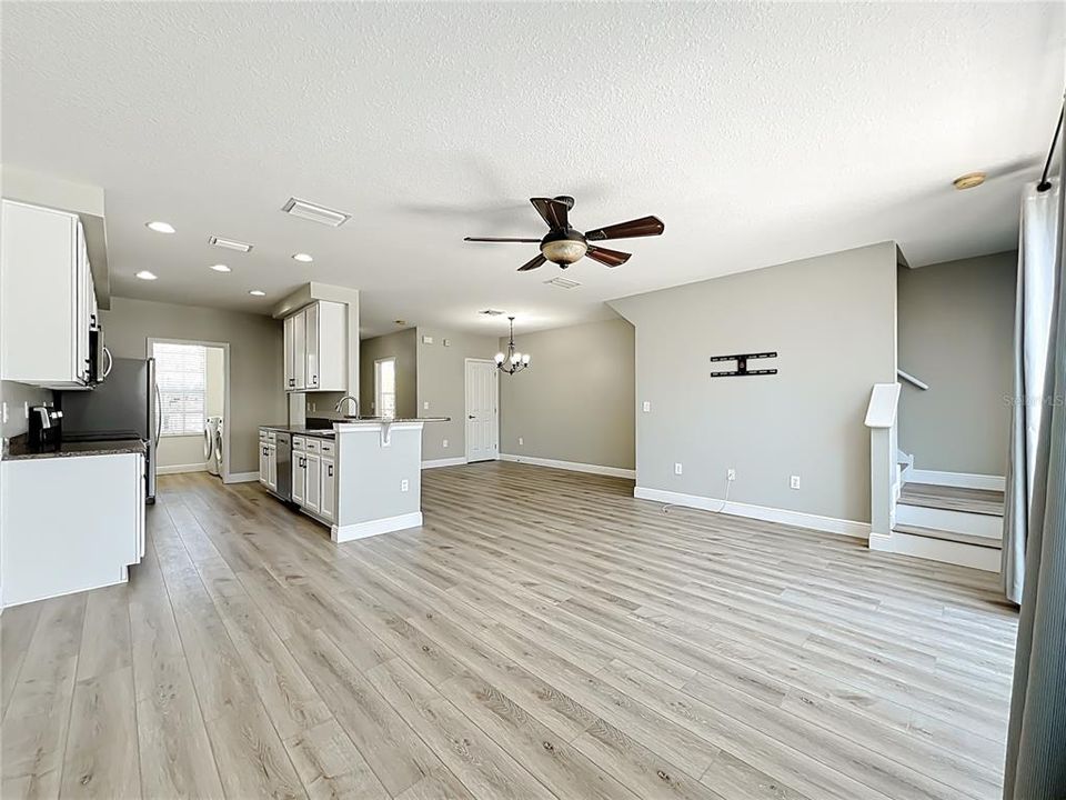 На продажу: $389,900 (3 спален, 2 ванн, 1537 Квадратных фут)