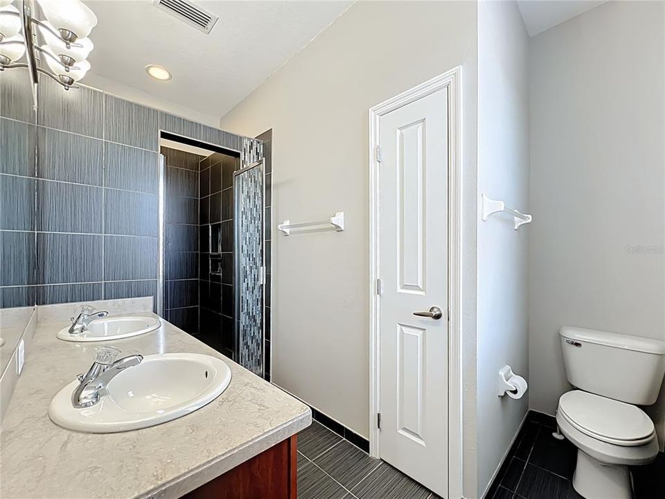 На продажу: $389,900 (3 спален, 2 ванн, 1537 Квадратных фут)