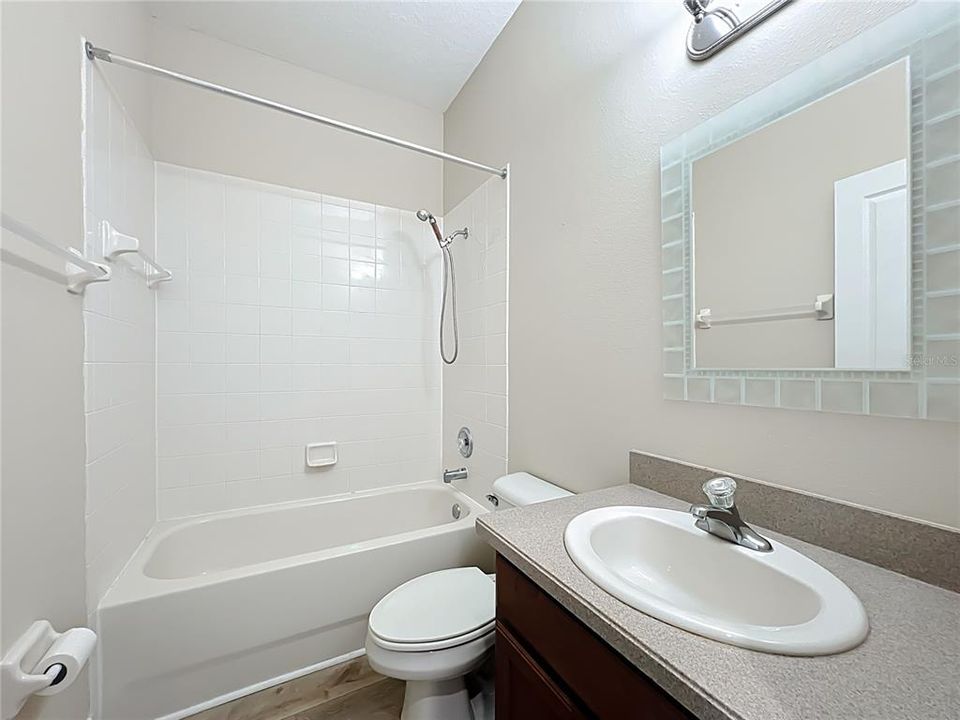 На продажу: $389,900 (3 спален, 2 ванн, 1537 Квадратных фут)