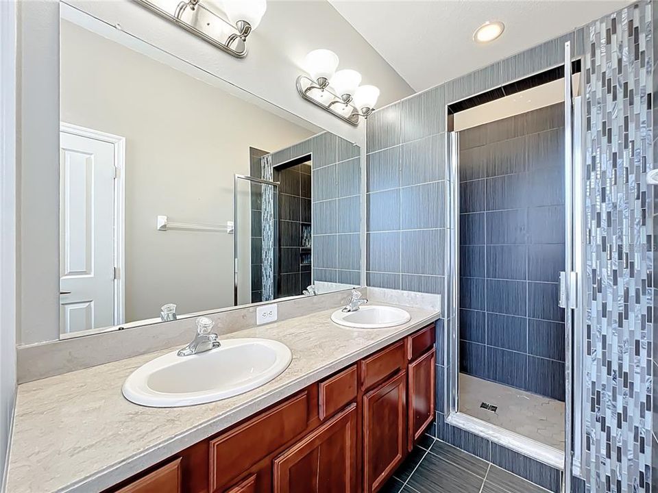 На продажу: $389,900 (3 спален, 2 ванн, 1537 Квадратных фут)