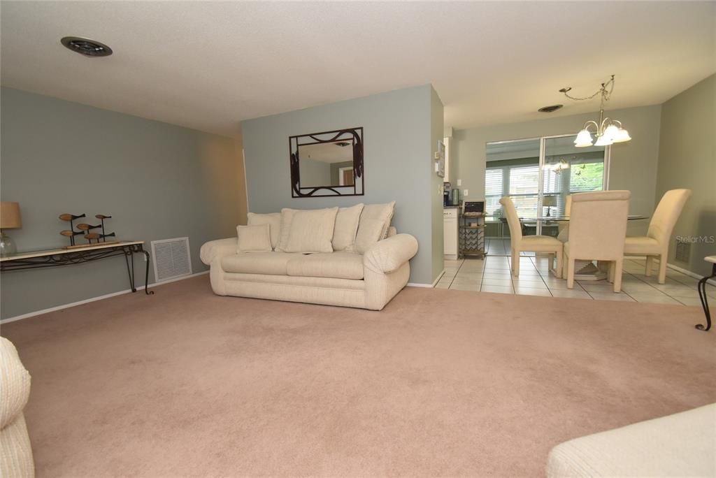 出租: $2,200 (2 贝兹, 2 浴室, 1704 平方英尺)