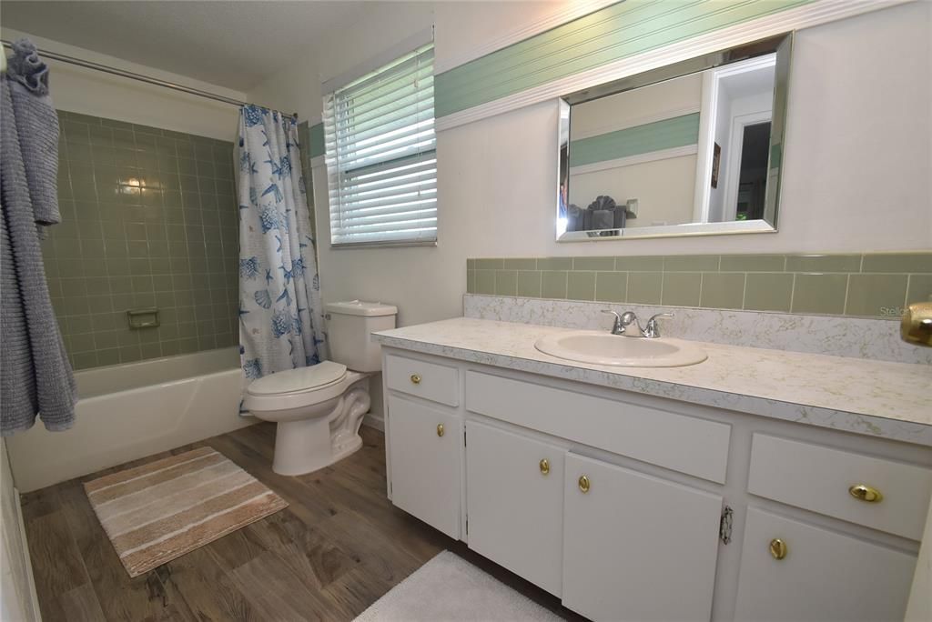 出租: $2,200 (2 贝兹, 2 浴室, 1704 平方英尺)